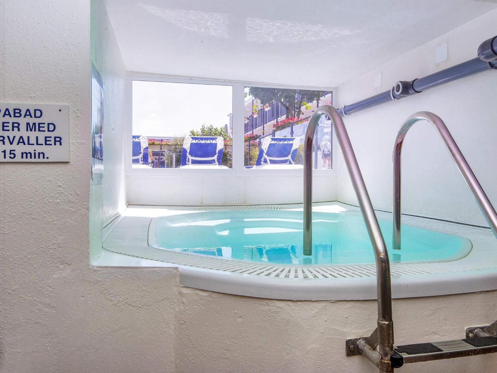 6 Person Holiday Home On A Holiday Park In Glesborg 外观 照片